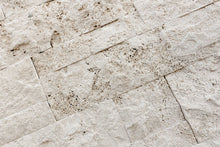 Carica l'immagine nel visualizzatore di Gallery, Travertino Chiaro